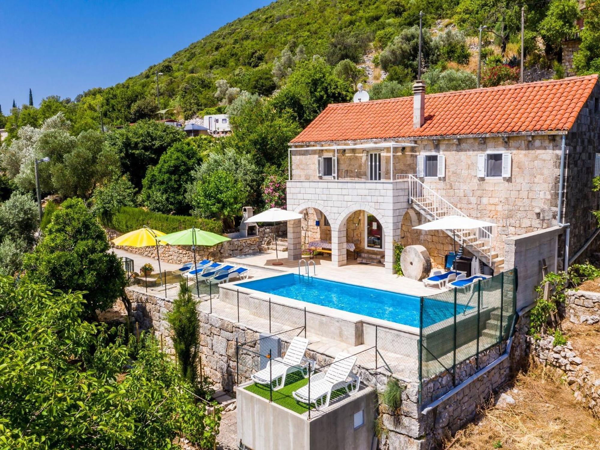 House Ko An-Four Bedroom Villa With Terrace And Swimming Pool Gruda エクステリア 写真