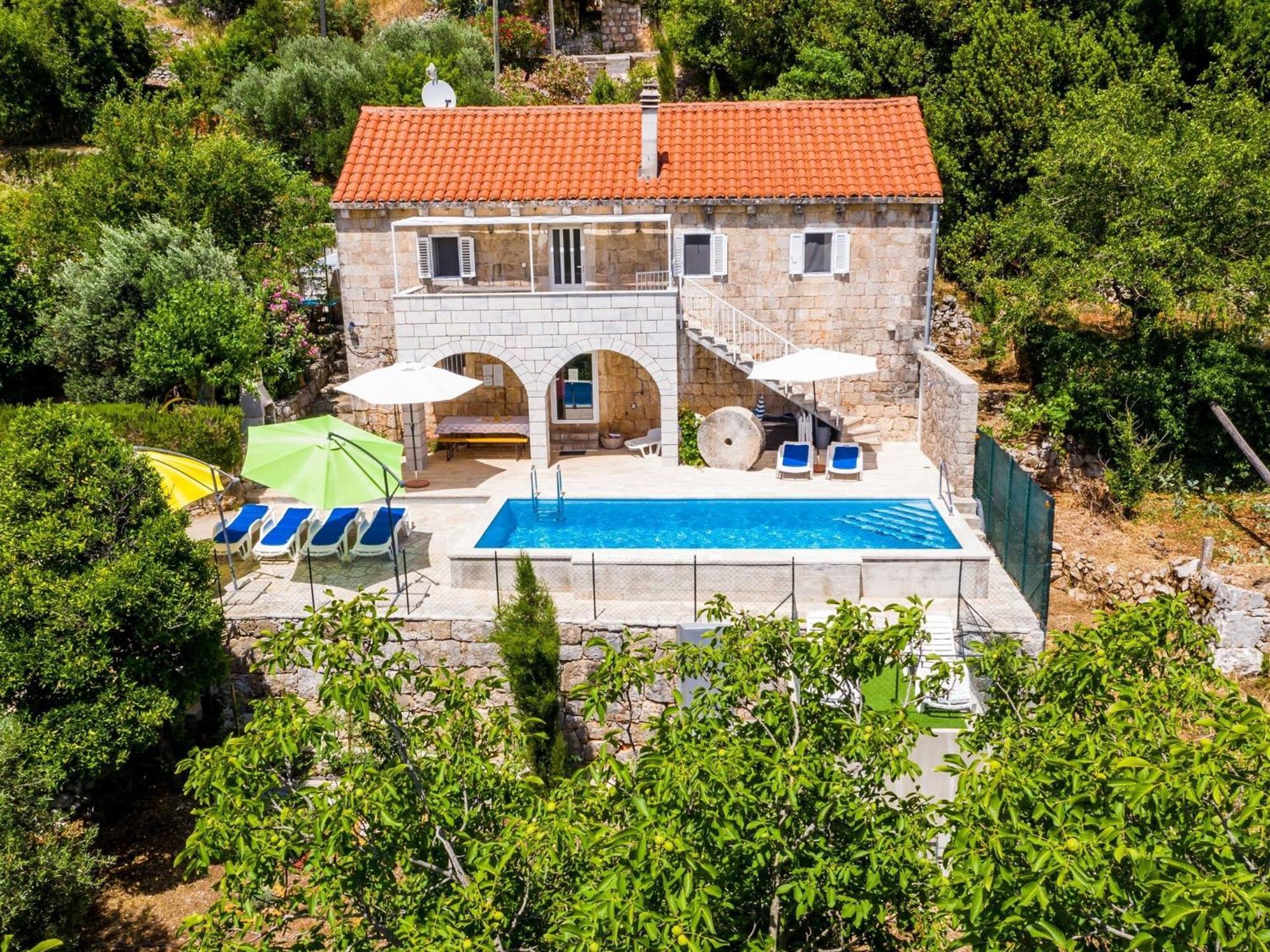 House Ko An-Four Bedroom Villa With Terrace And Swimming Pool Gruda エクステリア 写真