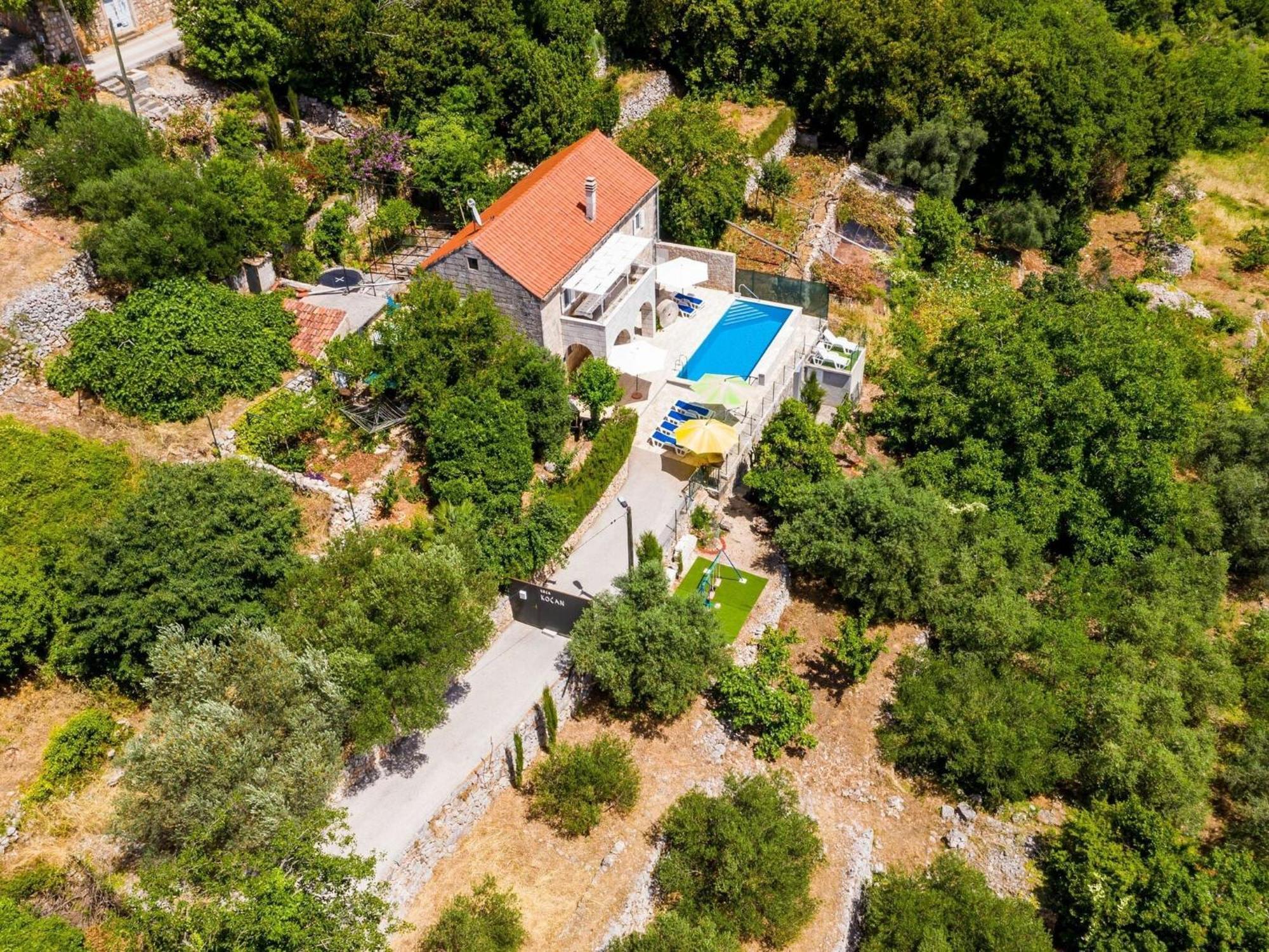 House Ko An-Four Bedroom Villa With Terrace And Swimming Pool Gruda エクステリア 写真